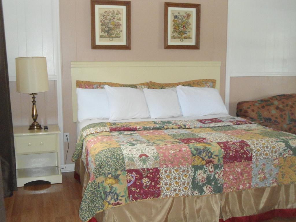 Flower Field Inn And Cottages Stroudsburg Buitenkant foto