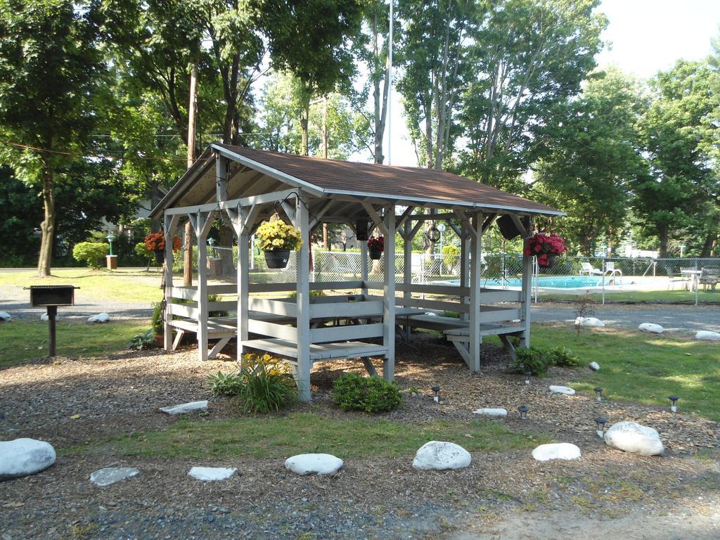 Flower Field Inn And Cottages Stroudsburg Buitenkant foto